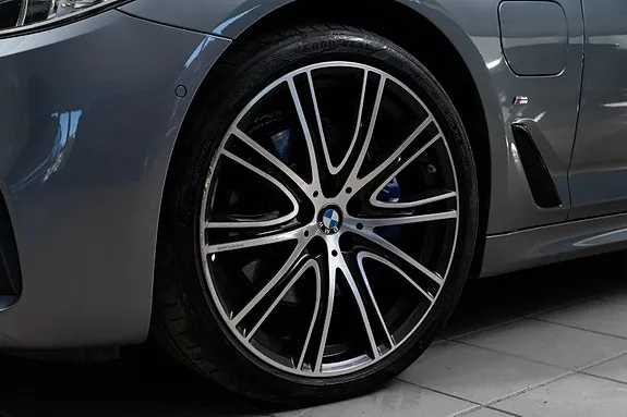 BMW 530E 2020 photo 2