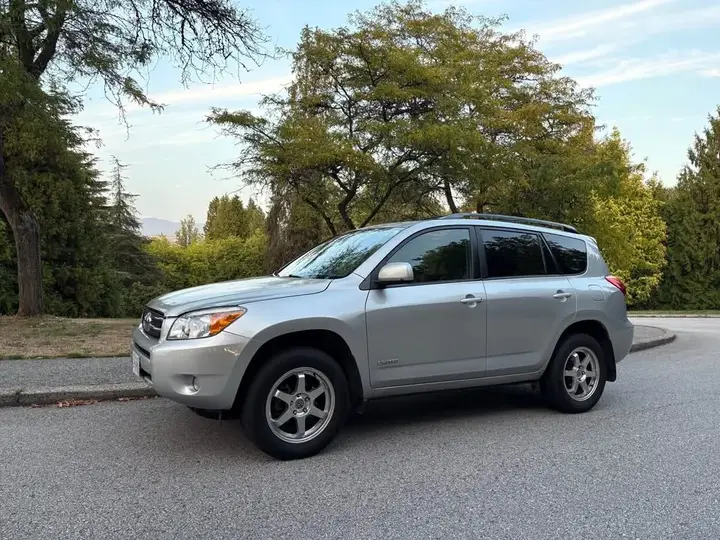 Toyota Rav4 2007 photo 2