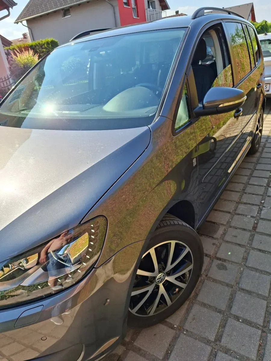 Volkswagen Touran 2015 photo 2