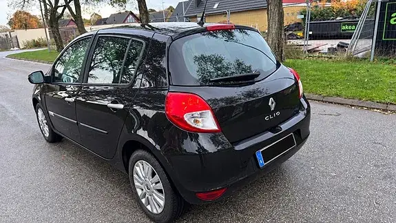 Renault Clio 2010 photo 4