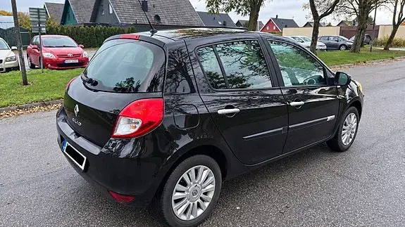 Renault Clio 2010 photo 3