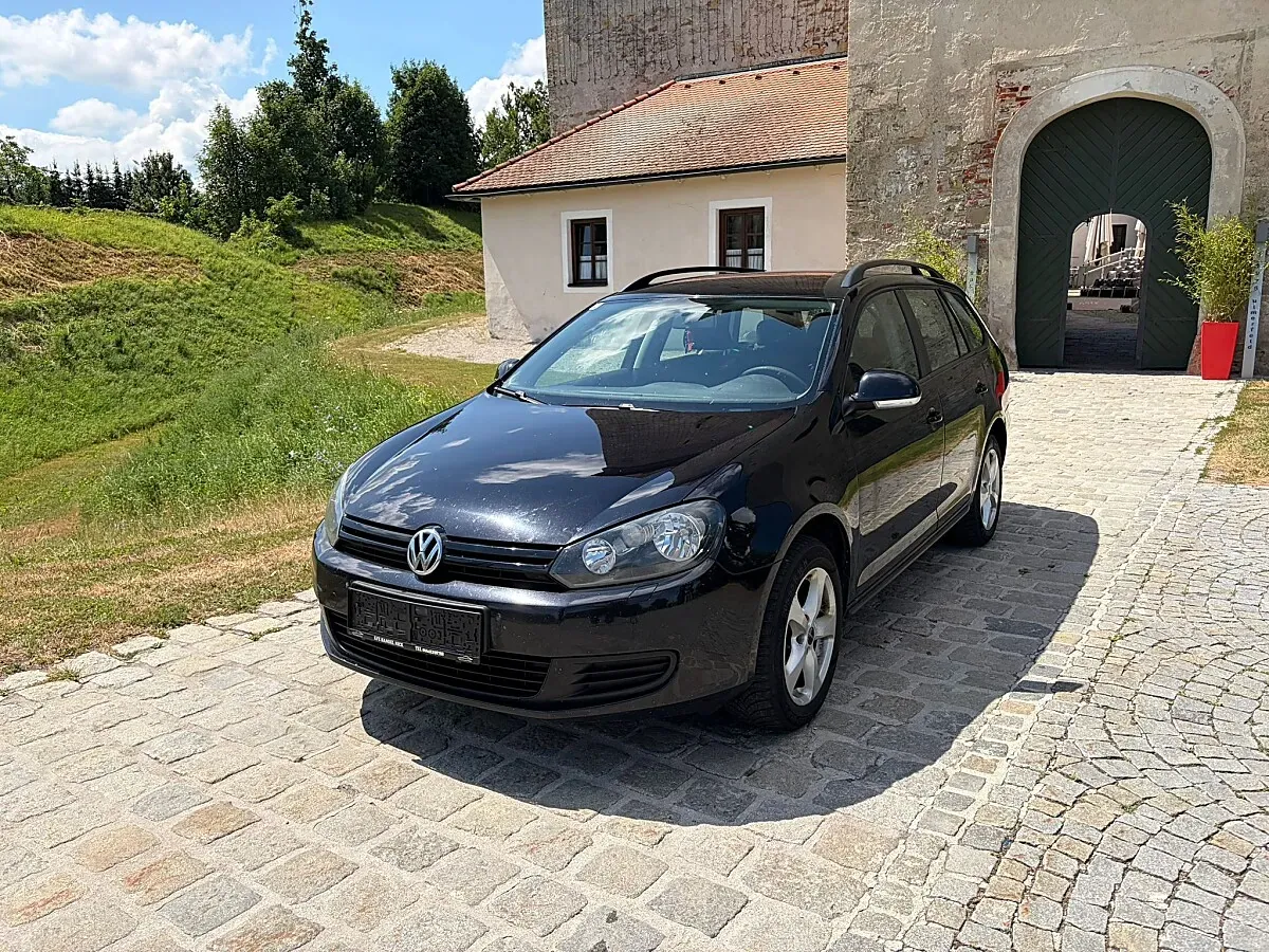 Volkswagen Golf 2011 photo 2