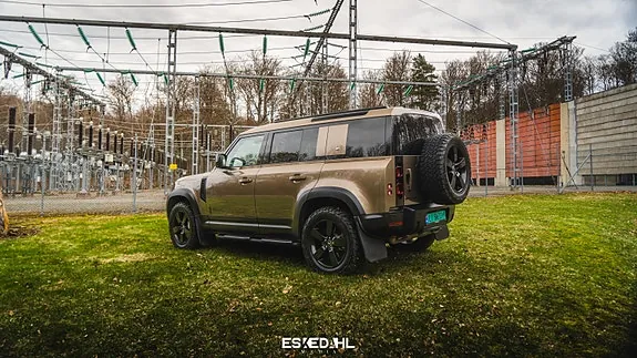 Land Rover Defender 2023 photo 4