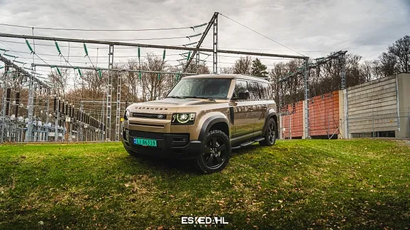 Land Rover Defender 2023 photo 3