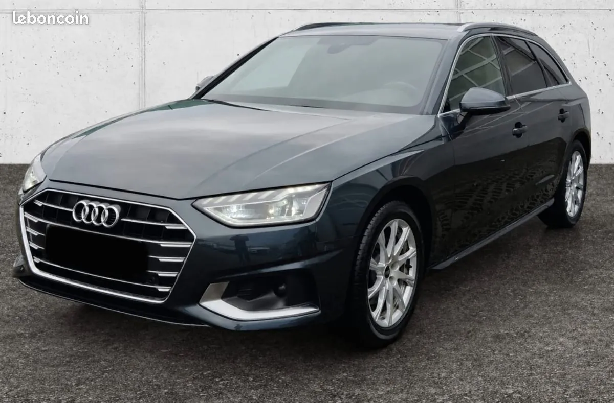 Audi A4 2022 photo 2