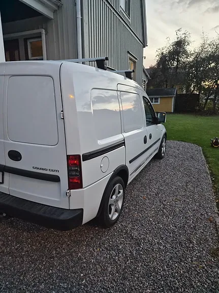 Opel Combo 2011 photo 2