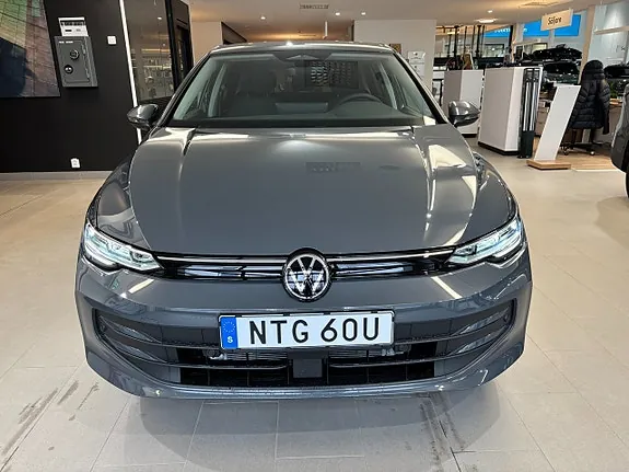 Volkswagen Golf I 2026 photo 2