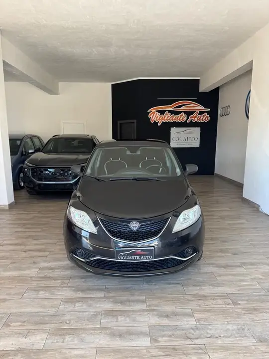 Lancia Ypsilon 2016 photo 2