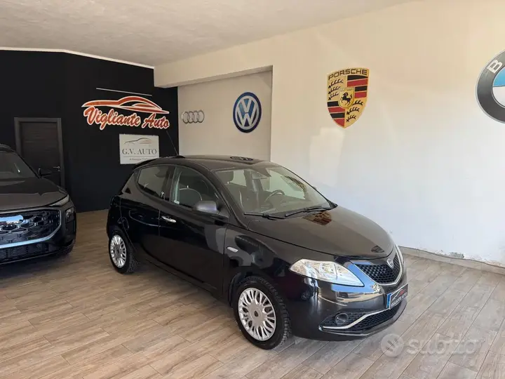 Lancia Ypsilon