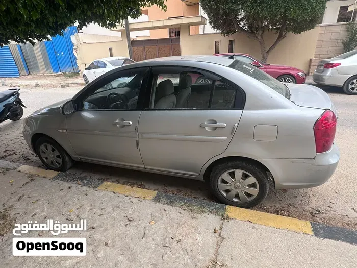 Hyundai Accent 2010 photo 4