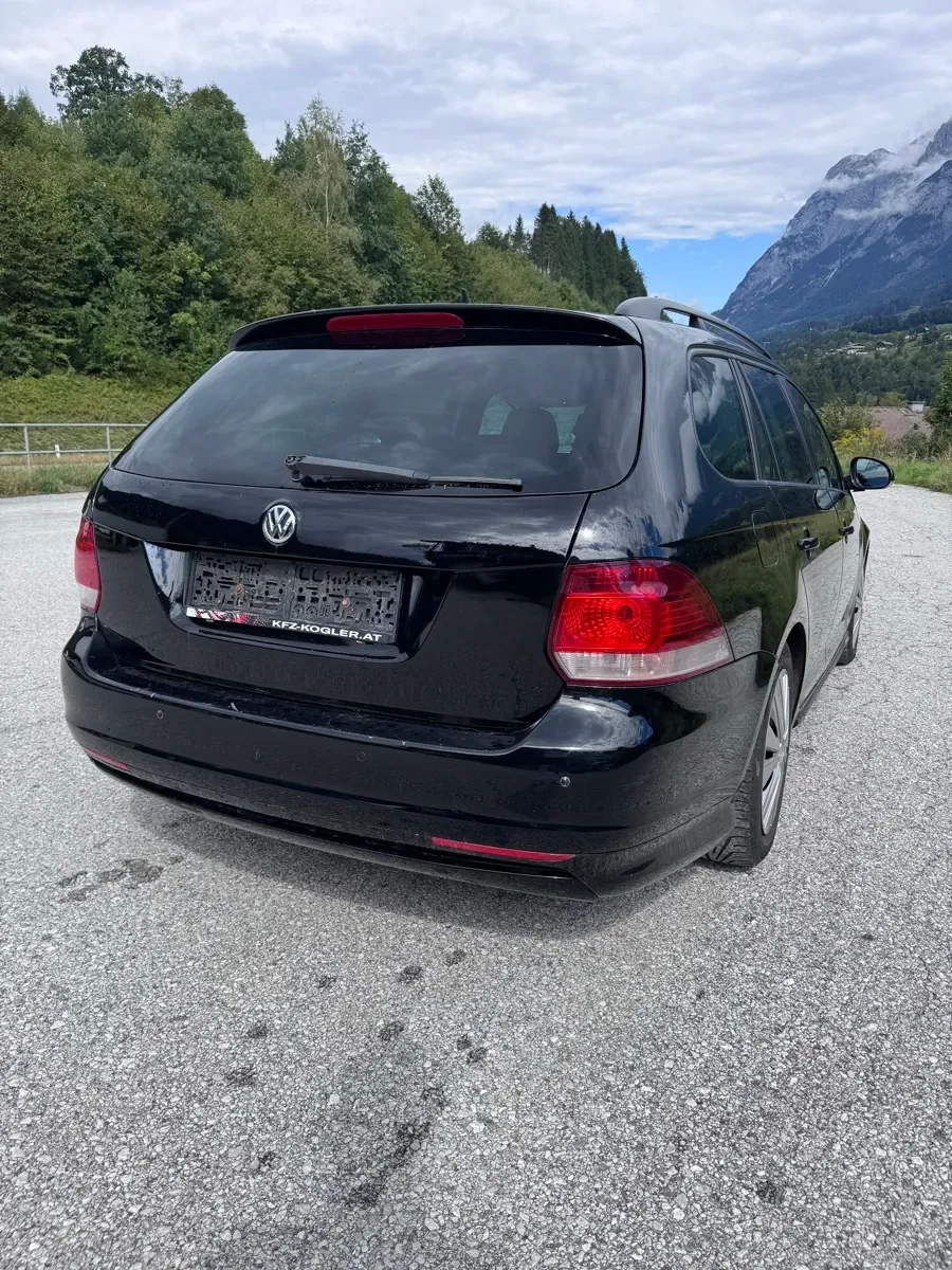Volkswagen Golf 2010 photo 3