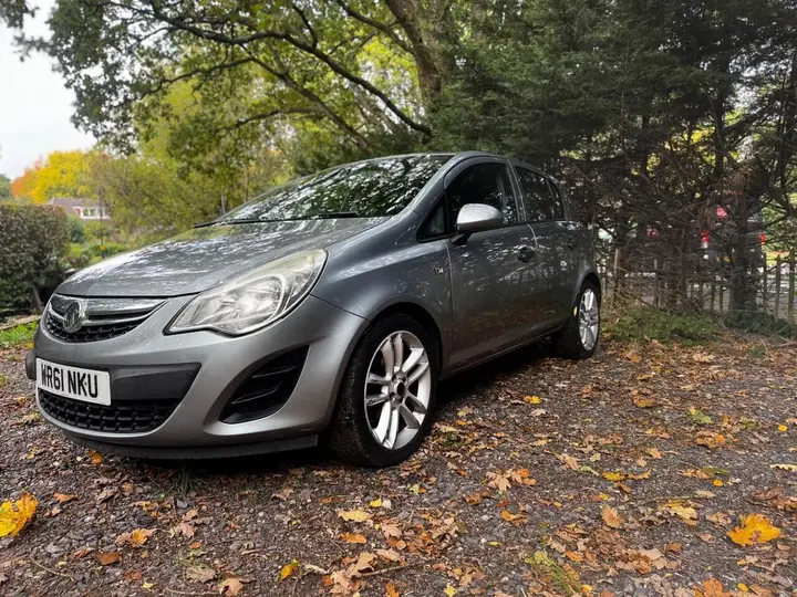 Vauxhall Corsa 2012 photo 2