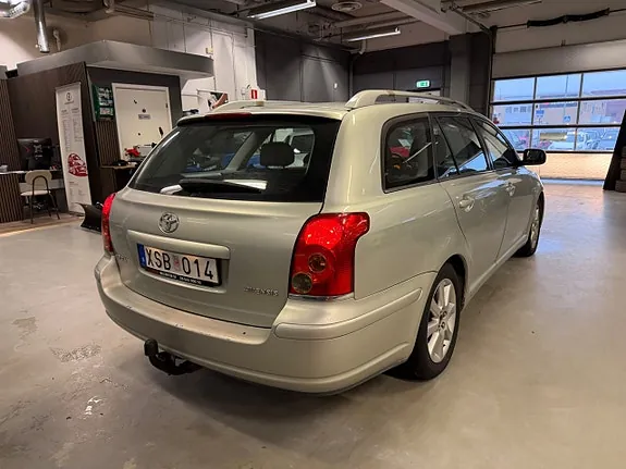 Toyota Avensis 2006 photo 4