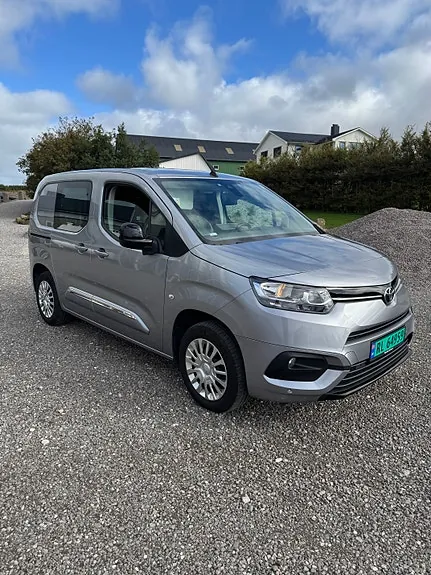 Toyota Proace City 2023 photo 2