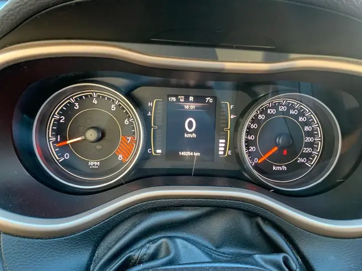 Jeep Cherokee 2015 photo 5
