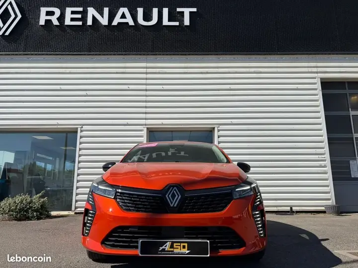 Renault Clio 2024 photo 2