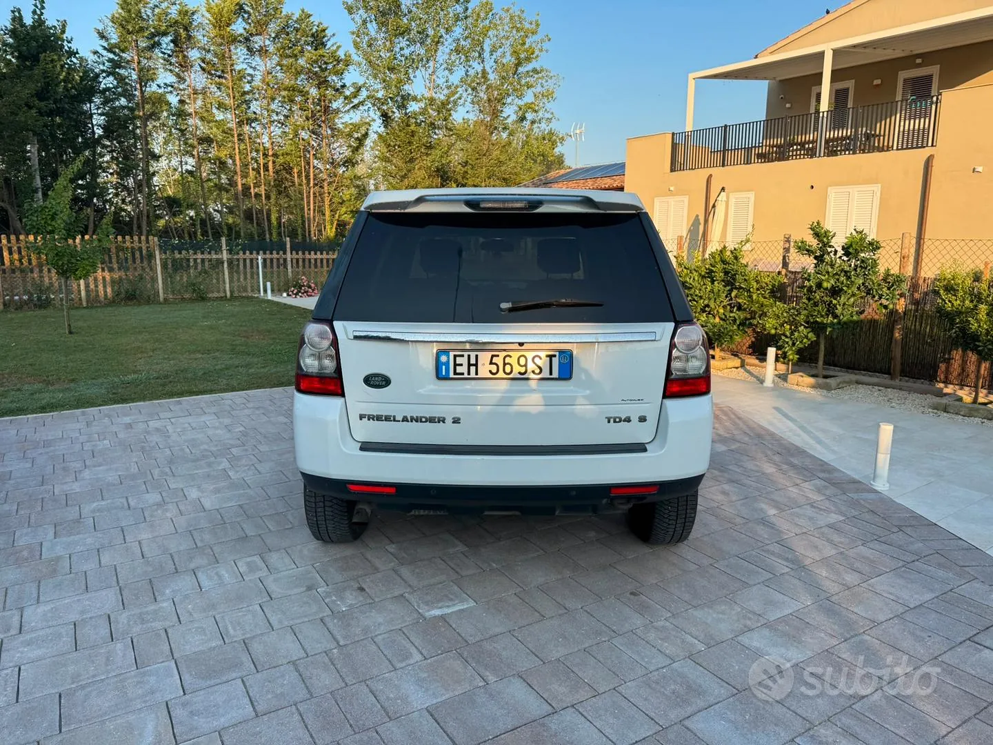 Land Rover Freelander 2 2011 photo 3