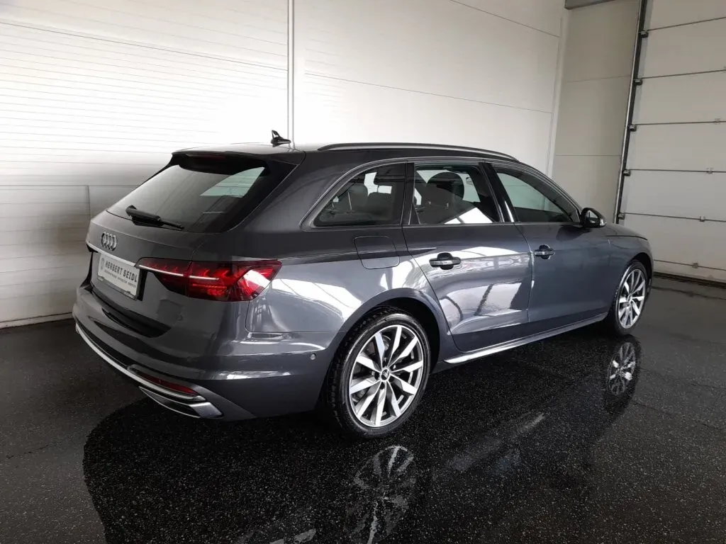 Audi A4 2023 photo 2