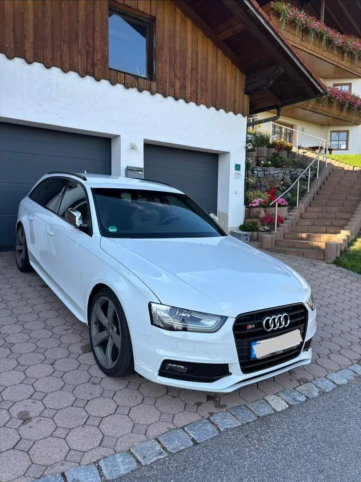 Audi S4 Avant