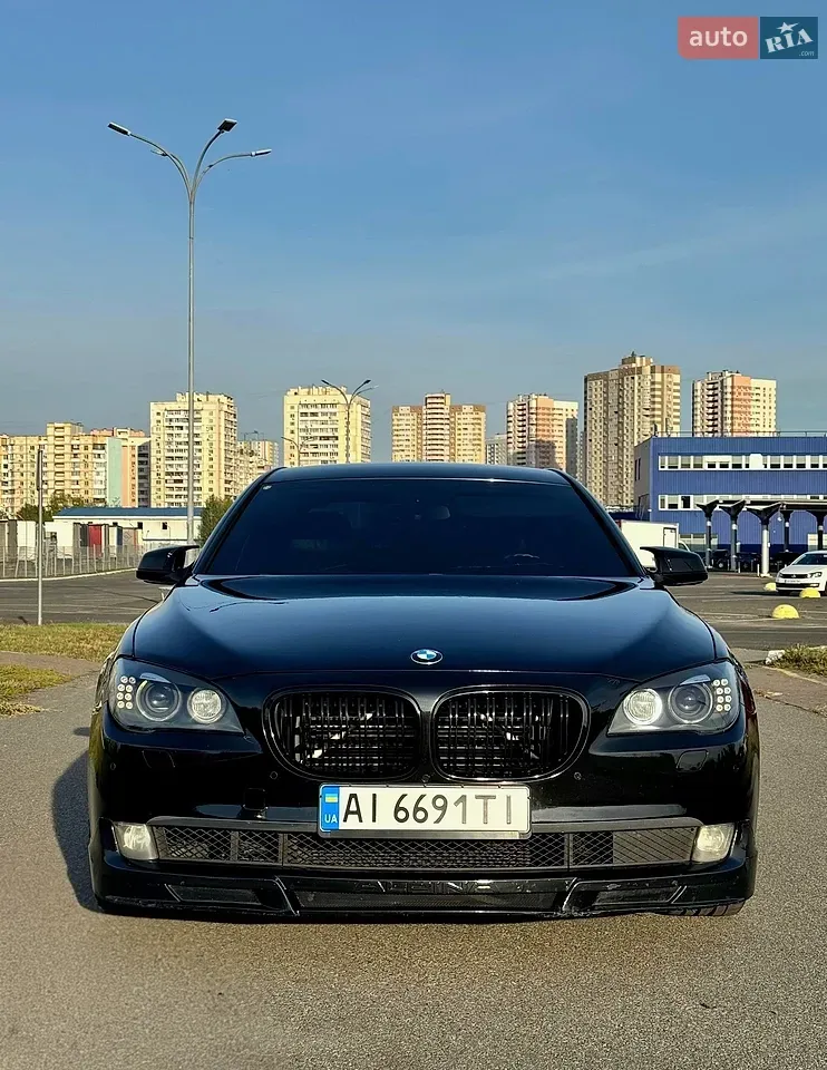 BMW 7 Series 2011 photo 3