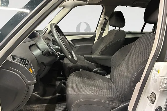 Citroen Grand C4 Picasso 2012 photo 3
