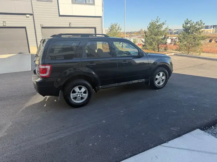 Ford Escape 2010 photo 2