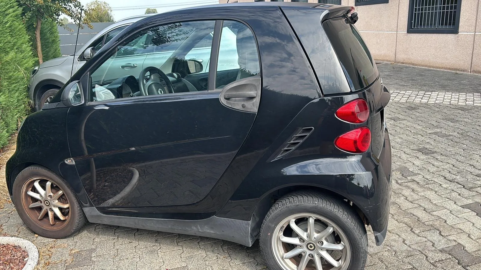 Smart Fortwo 2010 photo 2