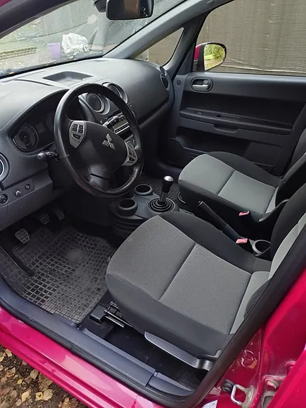 Mitsubishi Colt 2011 photo 5
