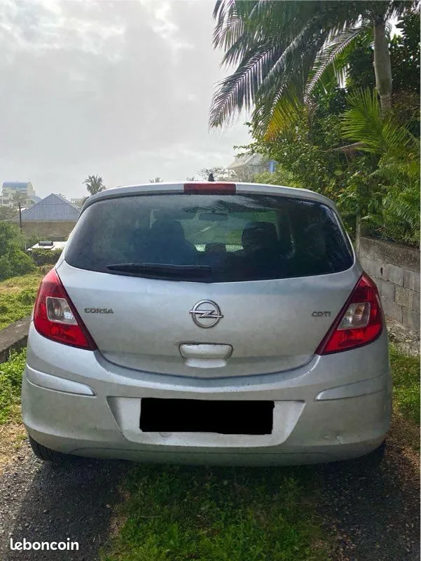 Opel Corsa 2013 photo 2