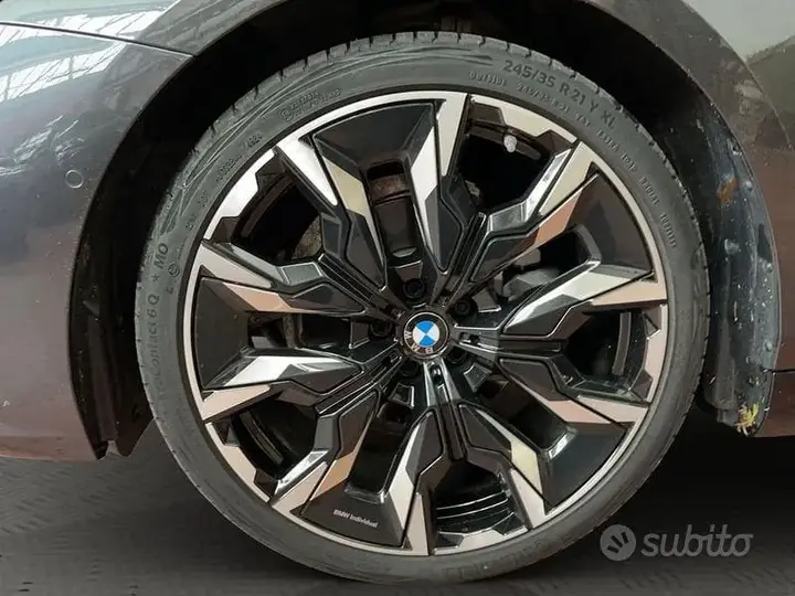 BMW 5 Series 2025 photo 4