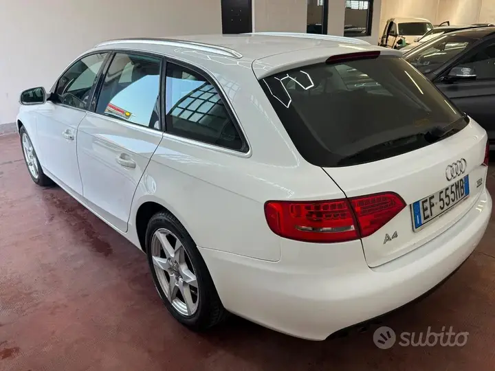 Audi A4 Avant 2010 photo 4