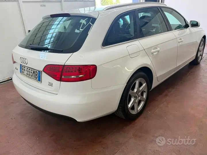 Audi A4 Avant 2010 photo 5