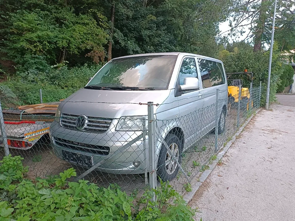 Volkswagen T5 2005 photo 2