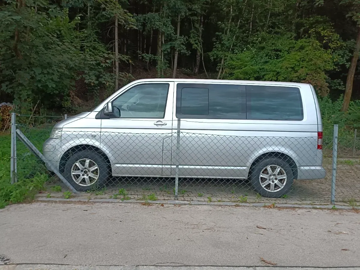 Volkswagen T5 2005 photo 3