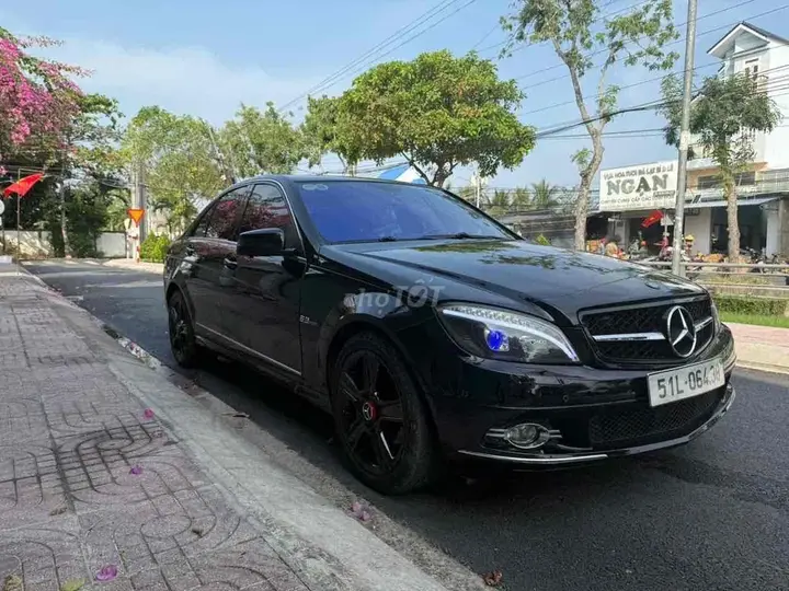Mercedes-Benz C-Class 2009 photo 2