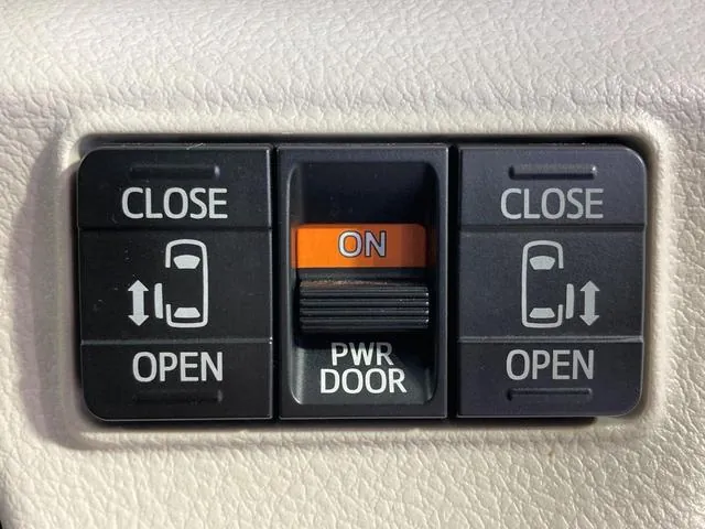 Toyota Sienna G 2016 photo 3