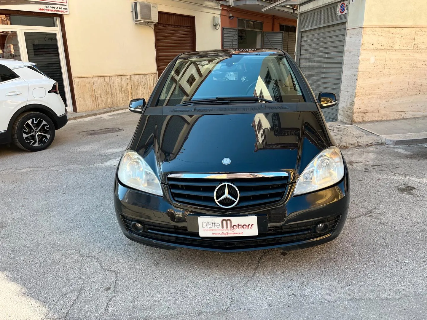 Mercedes-Benz A180 2010 photo 2