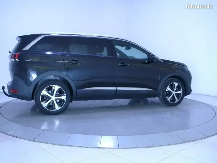 Peugeot 5008 2023 photo 5