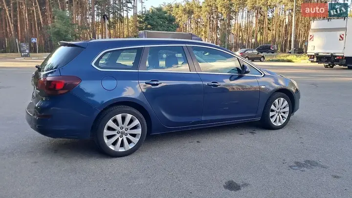 Opel Astra 2012 photo 5
