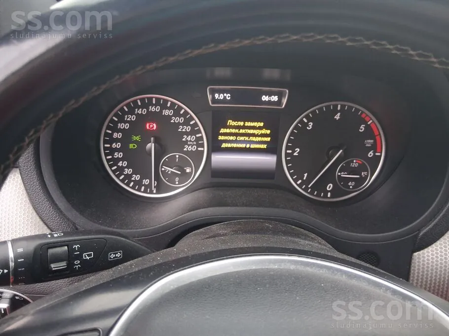 Mercedes-Benz B200 2013 photo 5