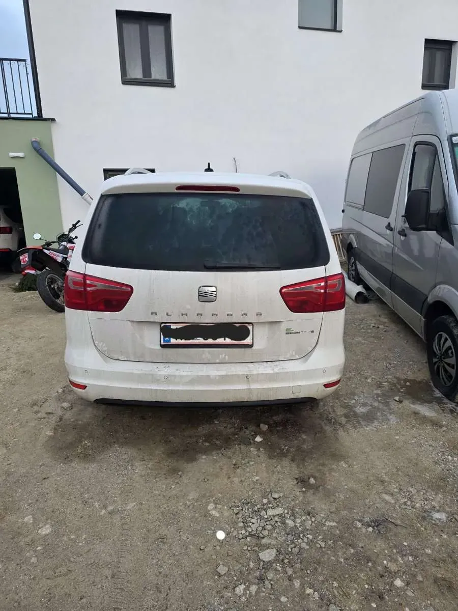 Seat Alhambra 2013 photo 2