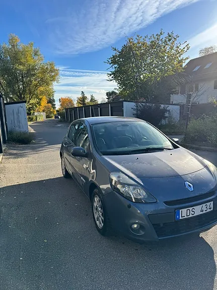 Renault Clio 2011 photo 2
