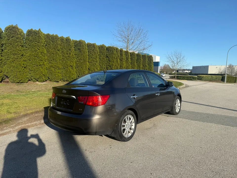 Kia Forte 2011 photo 3