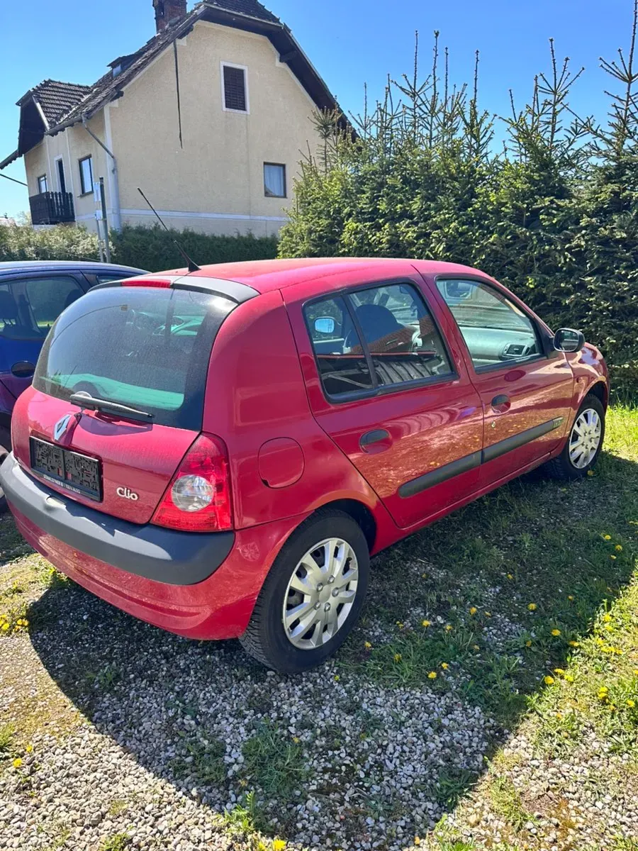Renault Clio 2002 photo 3