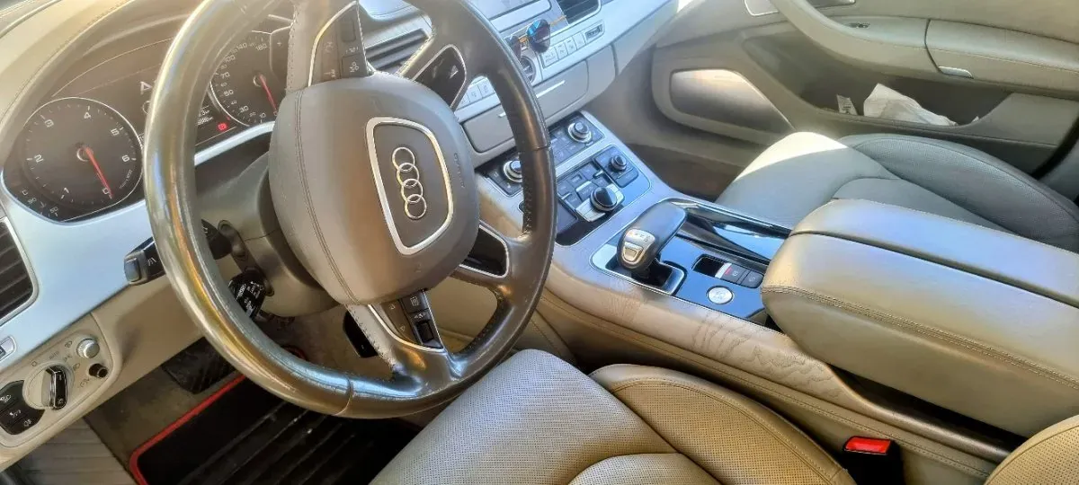 Audi A8 2016 photo 3
