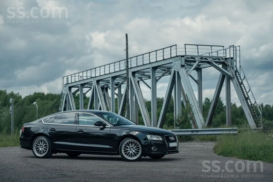 Audi A5 2010 photo 2