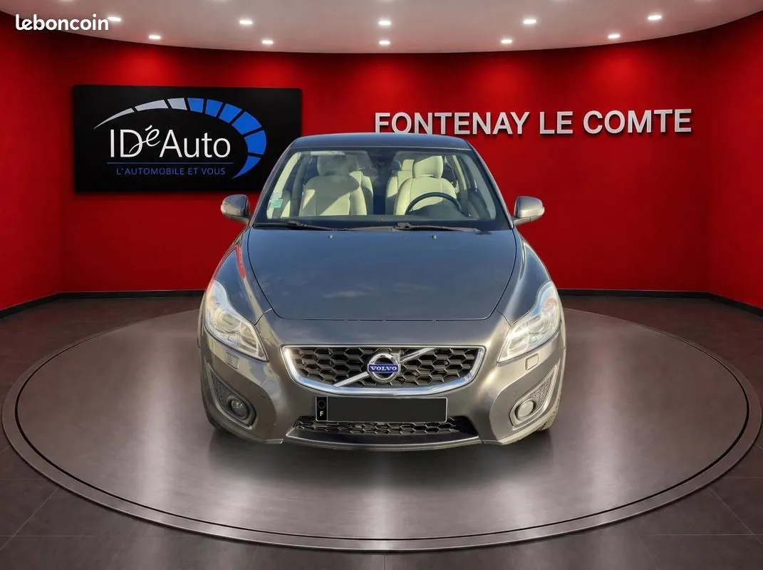 Volvo C30 2010 photo 2