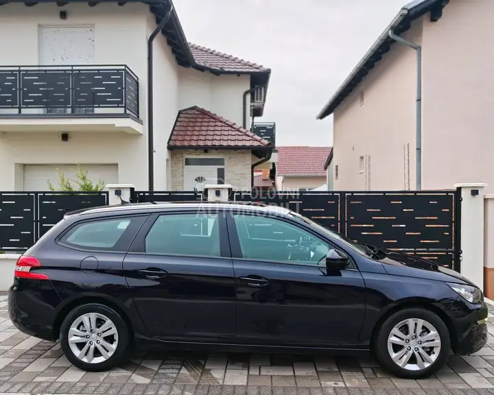Peugeot 308 2017 photo 2