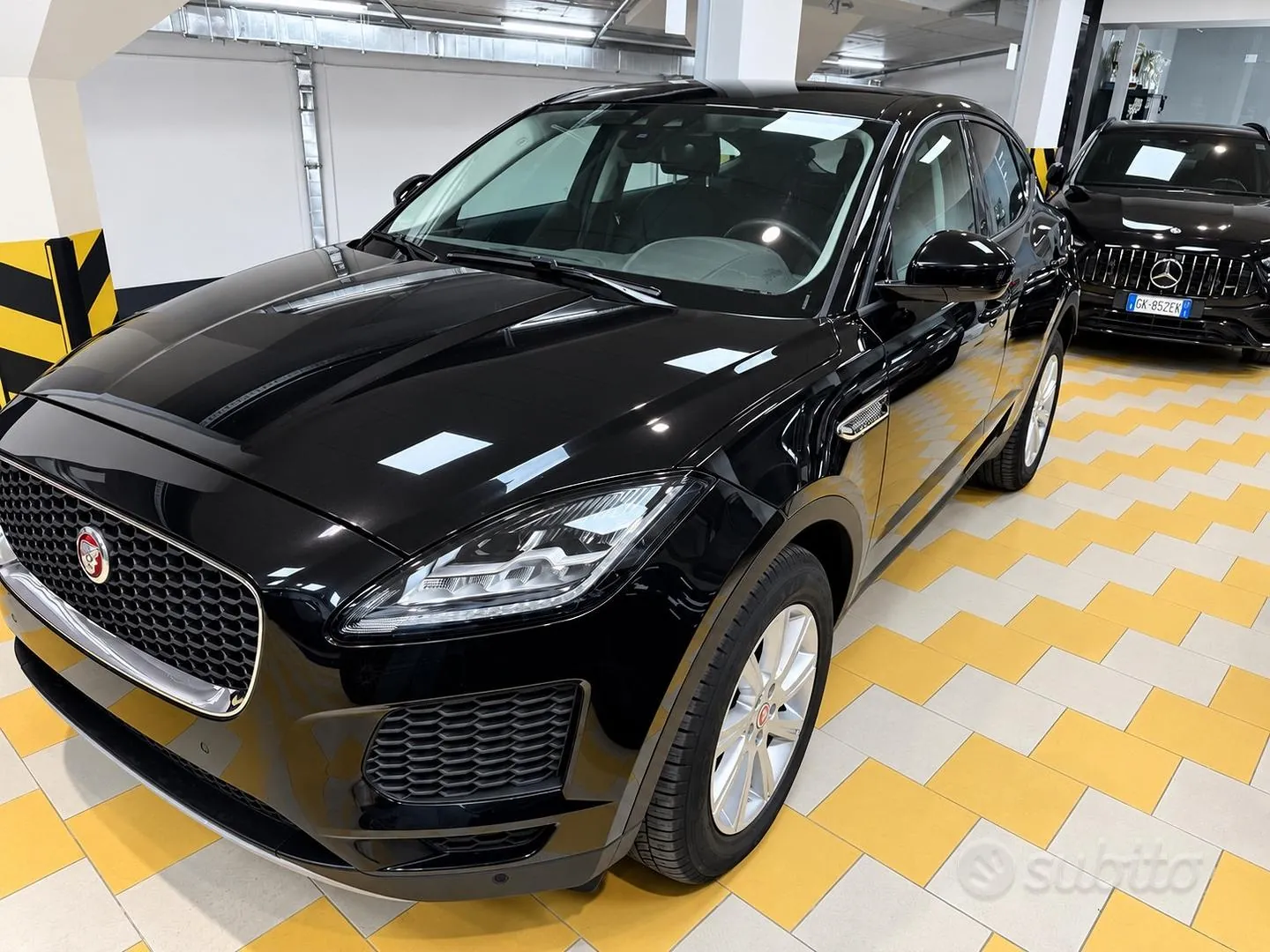 Jaguar E-Pace 2020 photo 2