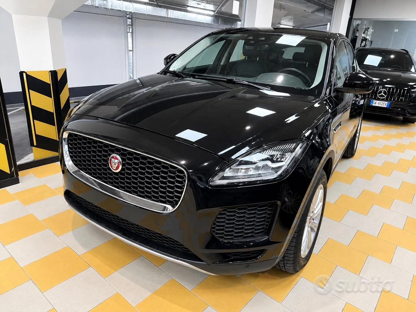 Jaguar E-Pace 2020 photo 3
